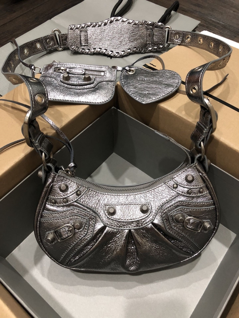 Ba1en*iaga le cagole bags